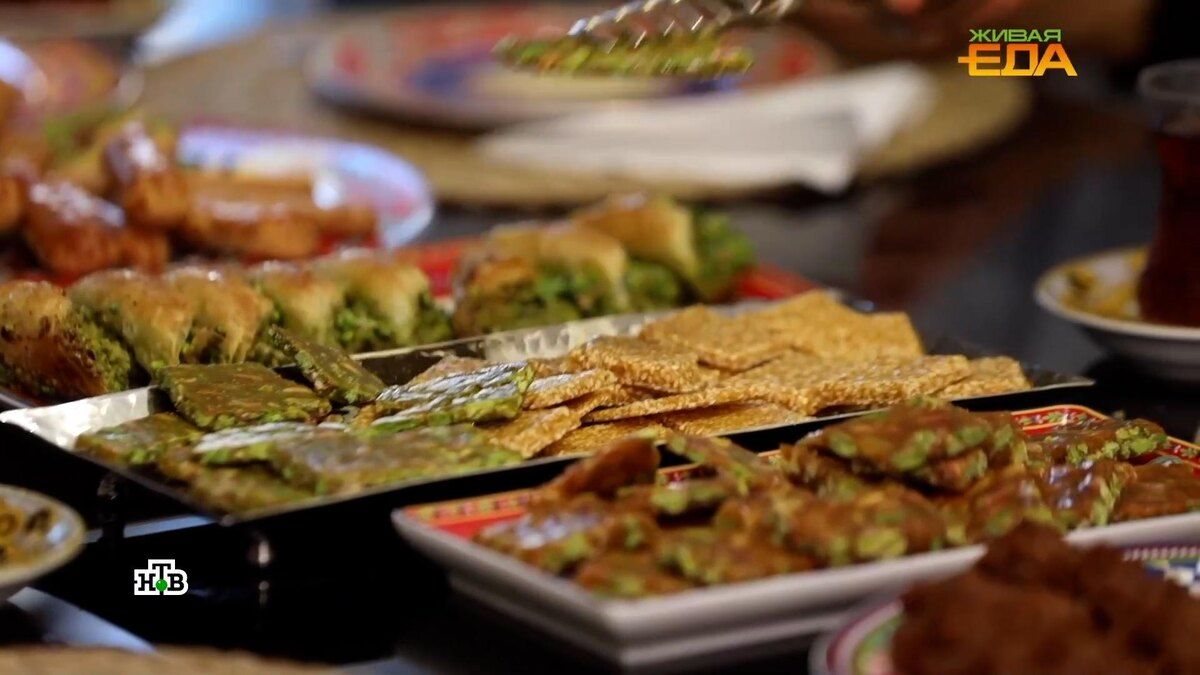 Козинаки по всему миру: от фисташек до лепестков роз