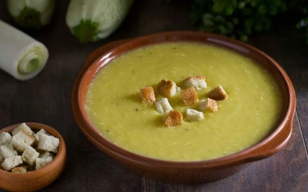 Суп-пюре из кабачков с беконом: простой и вкусный рецепт