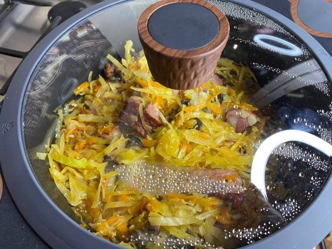 Как одна ложка уксуса преобразит тушеную капусту в изысканный гарнир