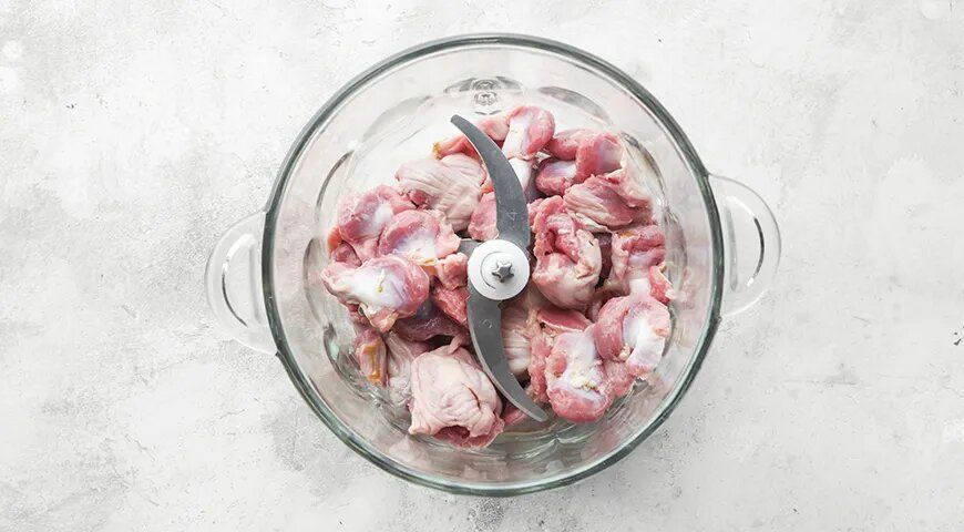 Как приготовить необычные котлеты из куриных желудков