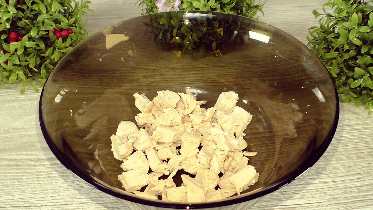 Знакомьтесь: салат с куриным мясом и фасолью, который украсит любое меню