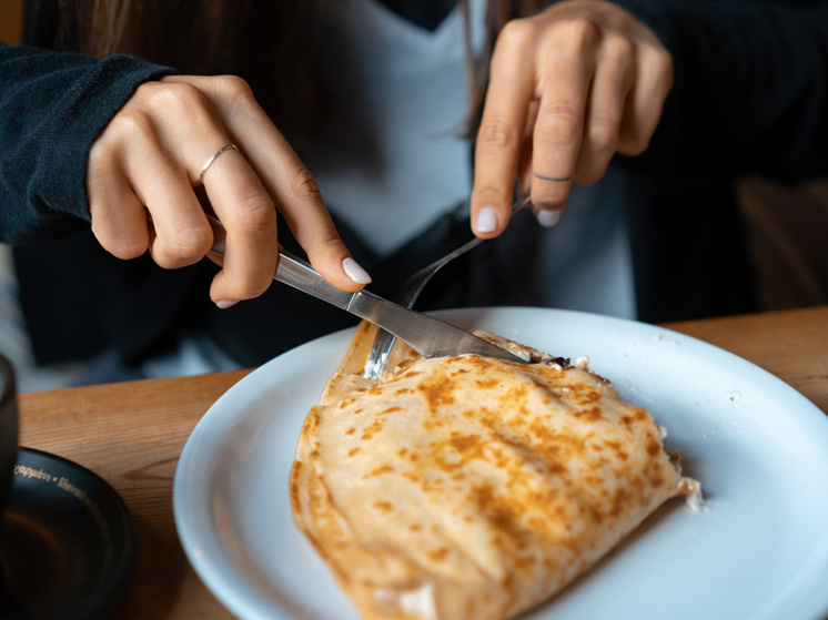 В Красноярске начинается блинная лихорадка: спрос на поваров и блинопеков взлетел