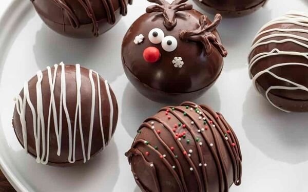 Вкусные шоколадные бомбочки: порадуйте себя и детей
