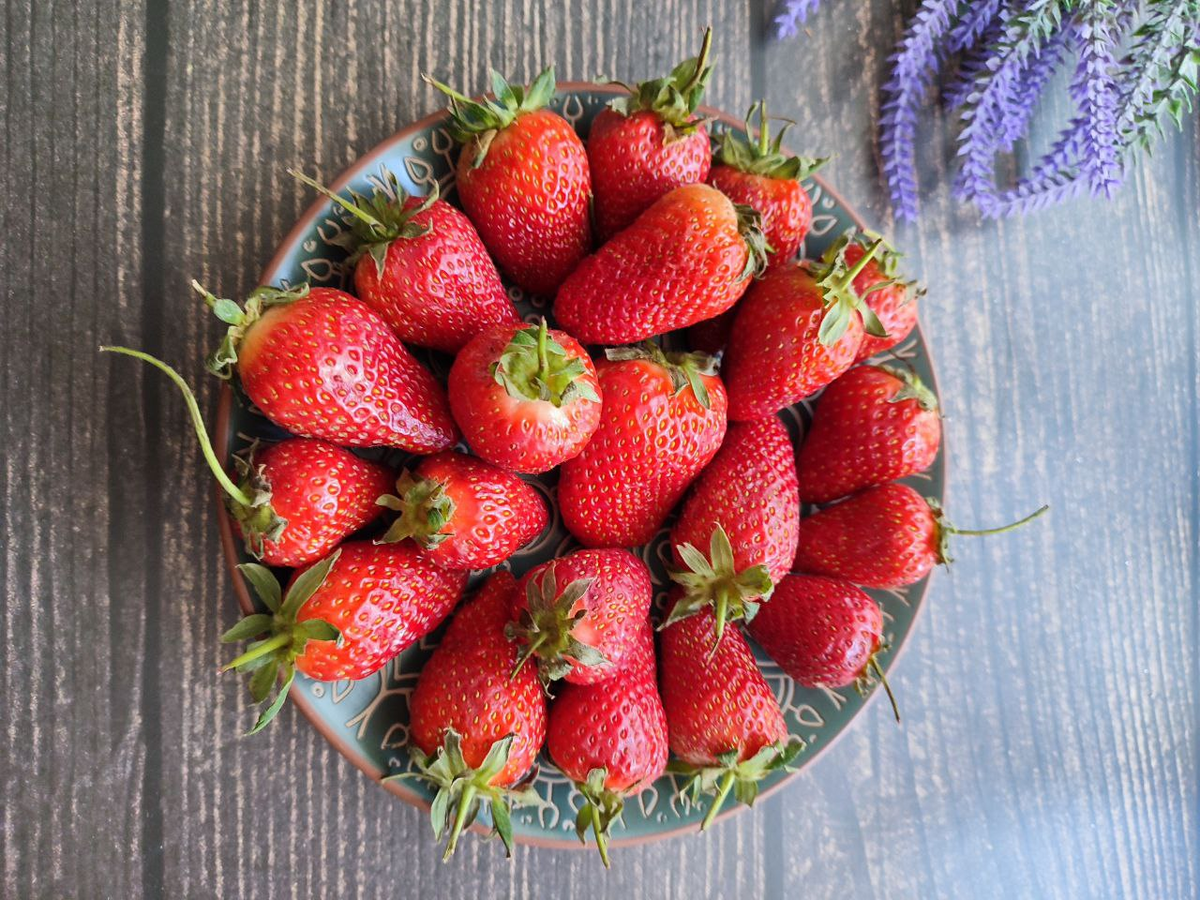 Как вкусно и оригинально заготовить клубнику на зиму