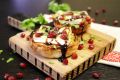 Тосты с сыром и гранатовой глазурью: идеальное сочетание вкуса и стиля