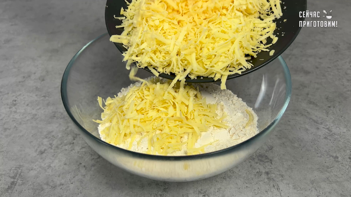 Лепешки с зеленью и сыром: готовим легко и быстро