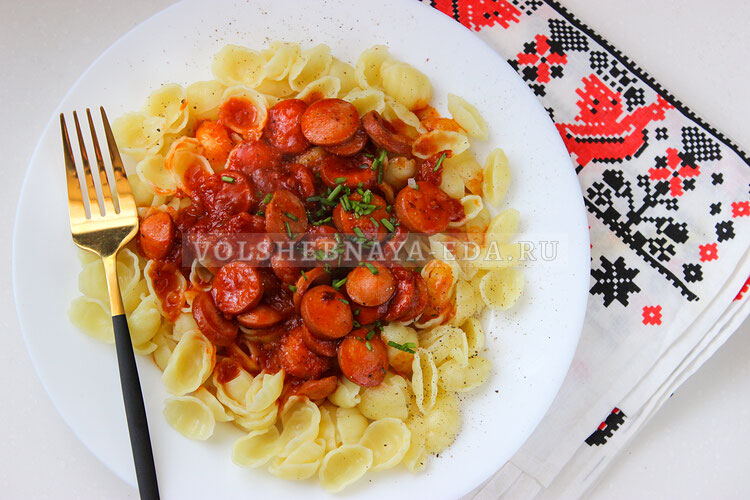 Быстрая и вкусная подлива с сосисками