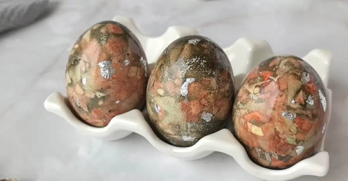 Тренд на яйца с эффектом камня: как сделать своими руками