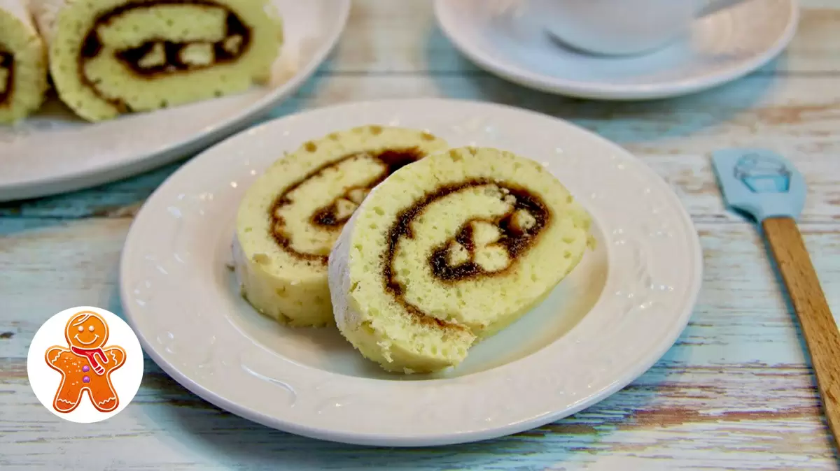 Легкий рулет на сгущенке: идеальный десерт для любого случая