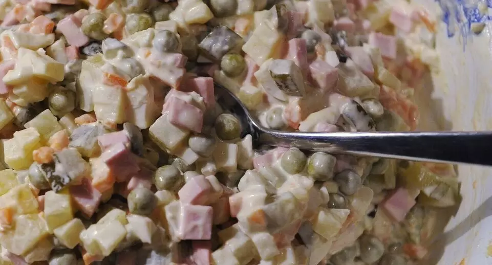 Сокровища новогоднего стола: как изменились цены на ингредиенты оливье