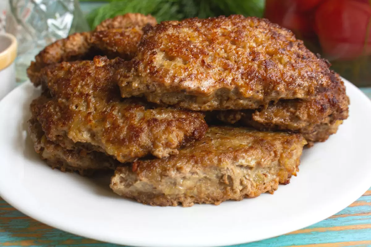 Мясные оладьи из фарша с картошкой