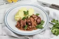 Индейка в медовом маринаде: кулинарная симфония с капустой и пюре