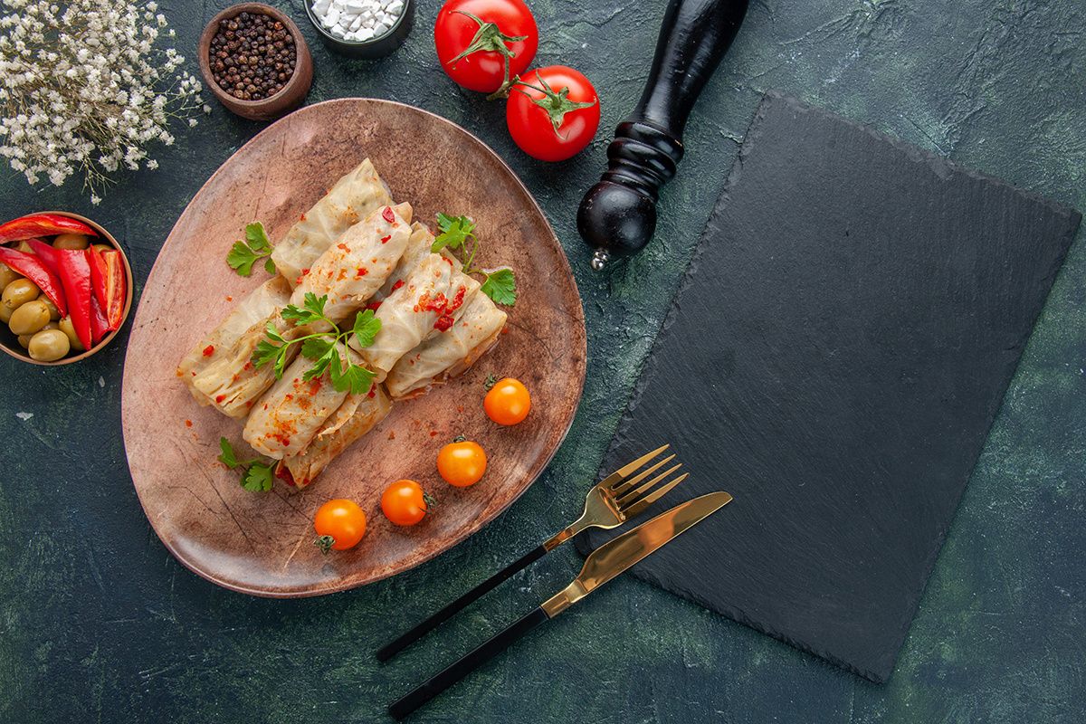 Мини-голубцы с оригинальным соусом: кулинарный хит для вашей кухни