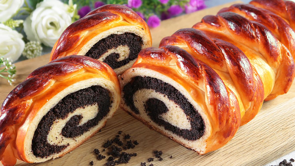 Нежный маковый рулет, который порадует всех гурманов